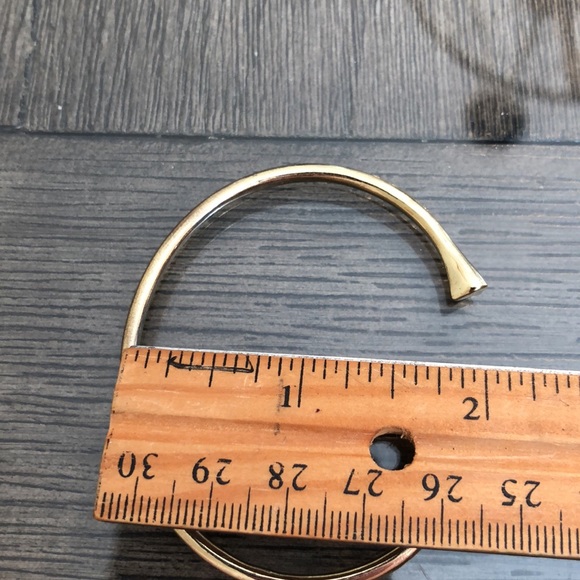 MELINDA MARIA Heart & Arrow Cuff Bracelet - Picture 9 of 14